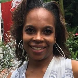 Meet your Posher, Larissa